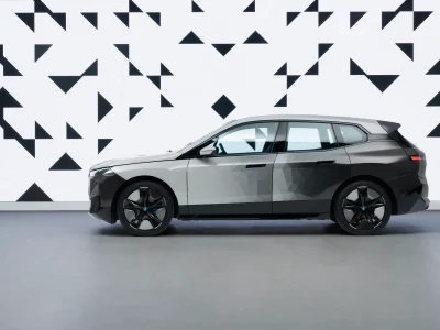 37_SW_FinBMW_iX_eInk_Seite_02